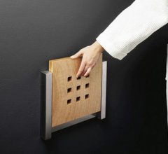 open-stay-sgabello-a-muro.jpg